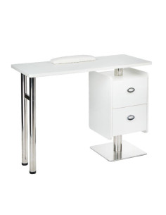 manikiūro stalas be dulkių...